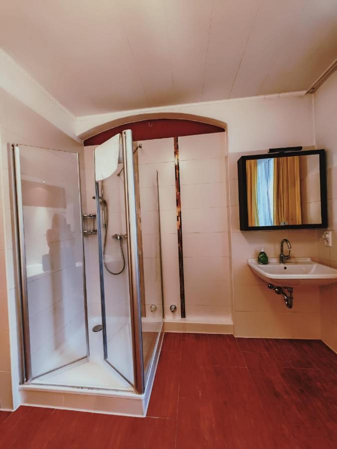 Bauer Mit Aufzug With Elevator Gasthof *